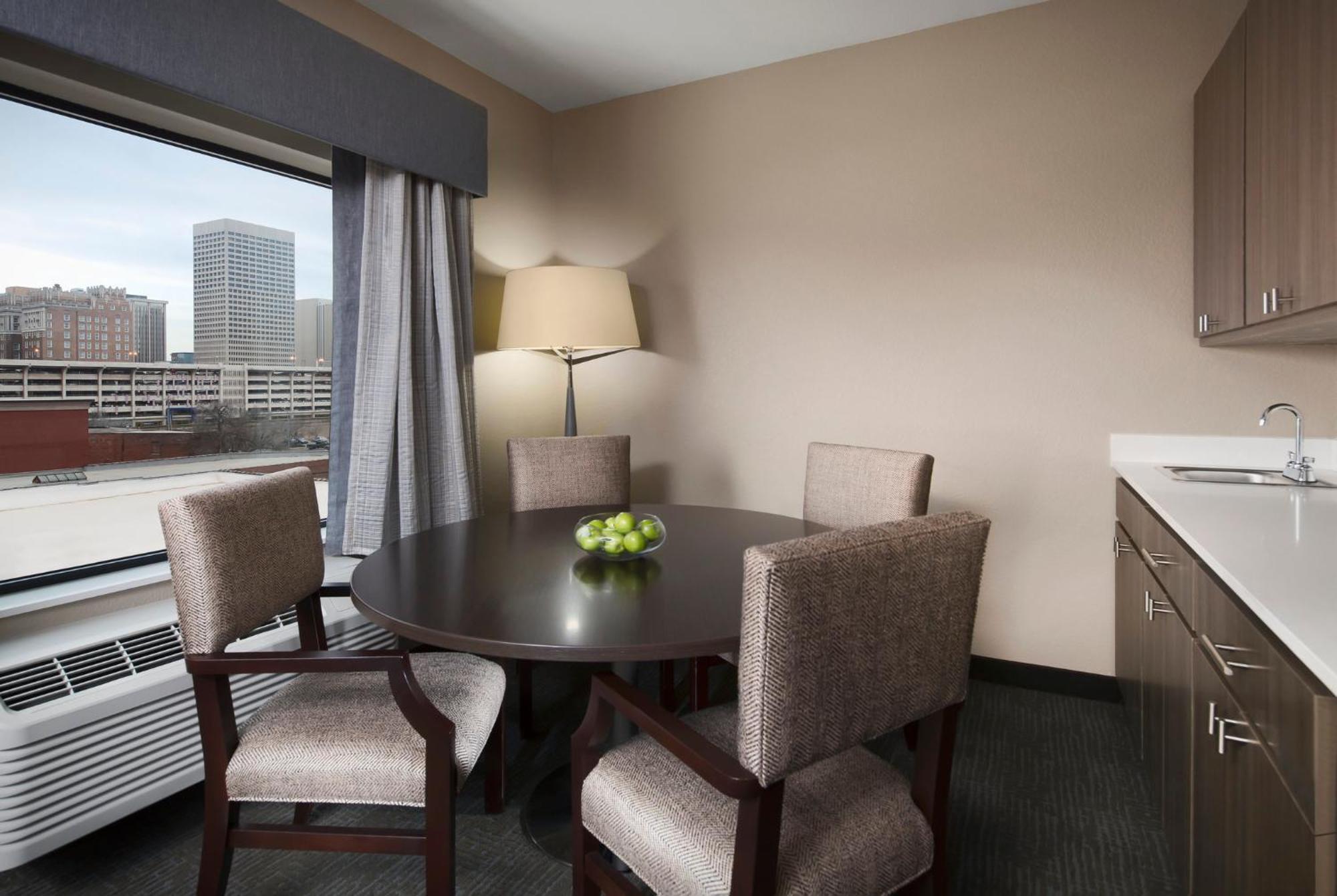 Holiday Inn Express & Suites Oklahoma City Downtown - Bricktown By Ihg Eksteriør bilde