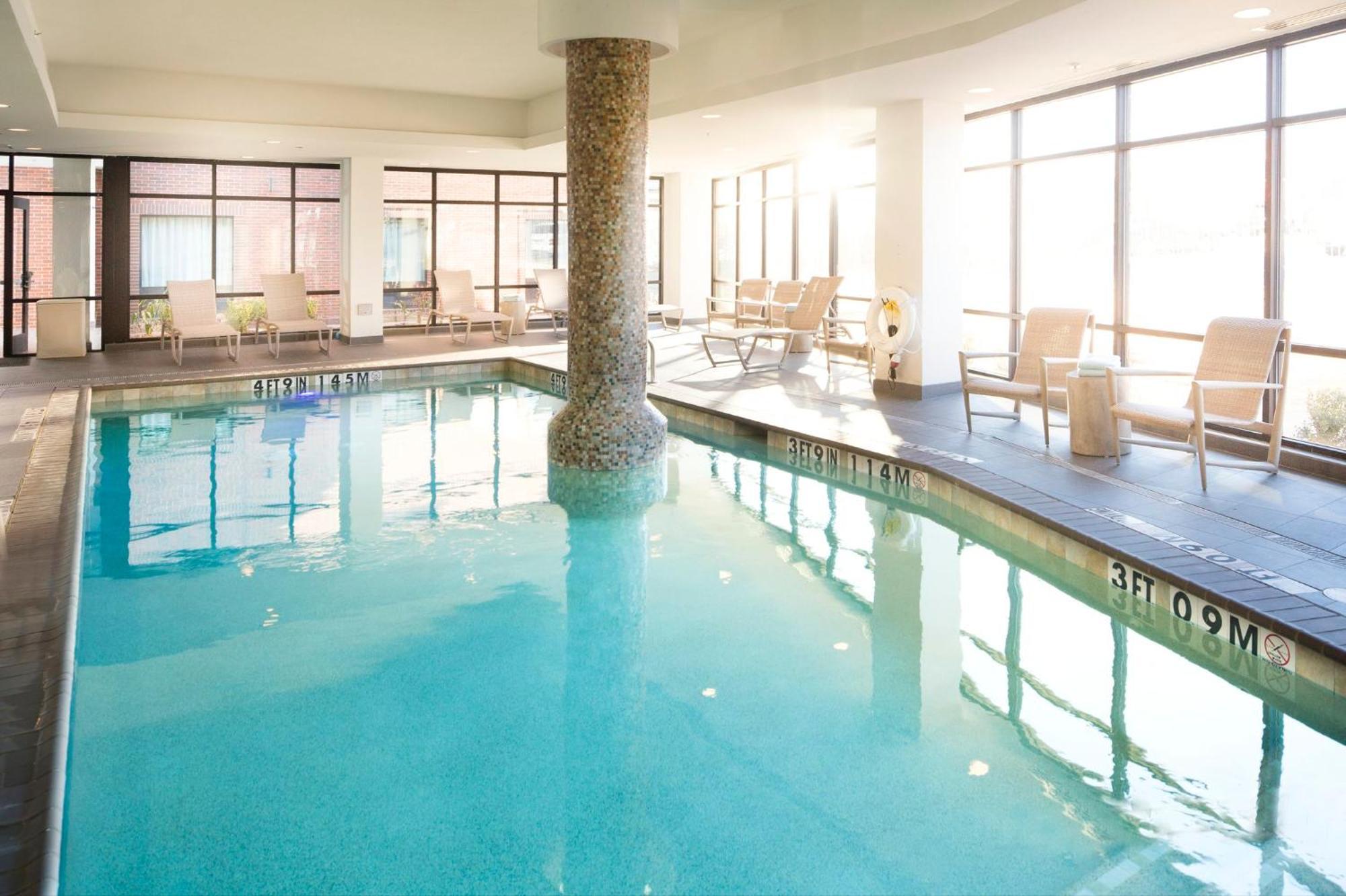 Holiday Inn Express & Suites Oklahoma City Downtown - Bricktown By Ihg Eksteriør bilde