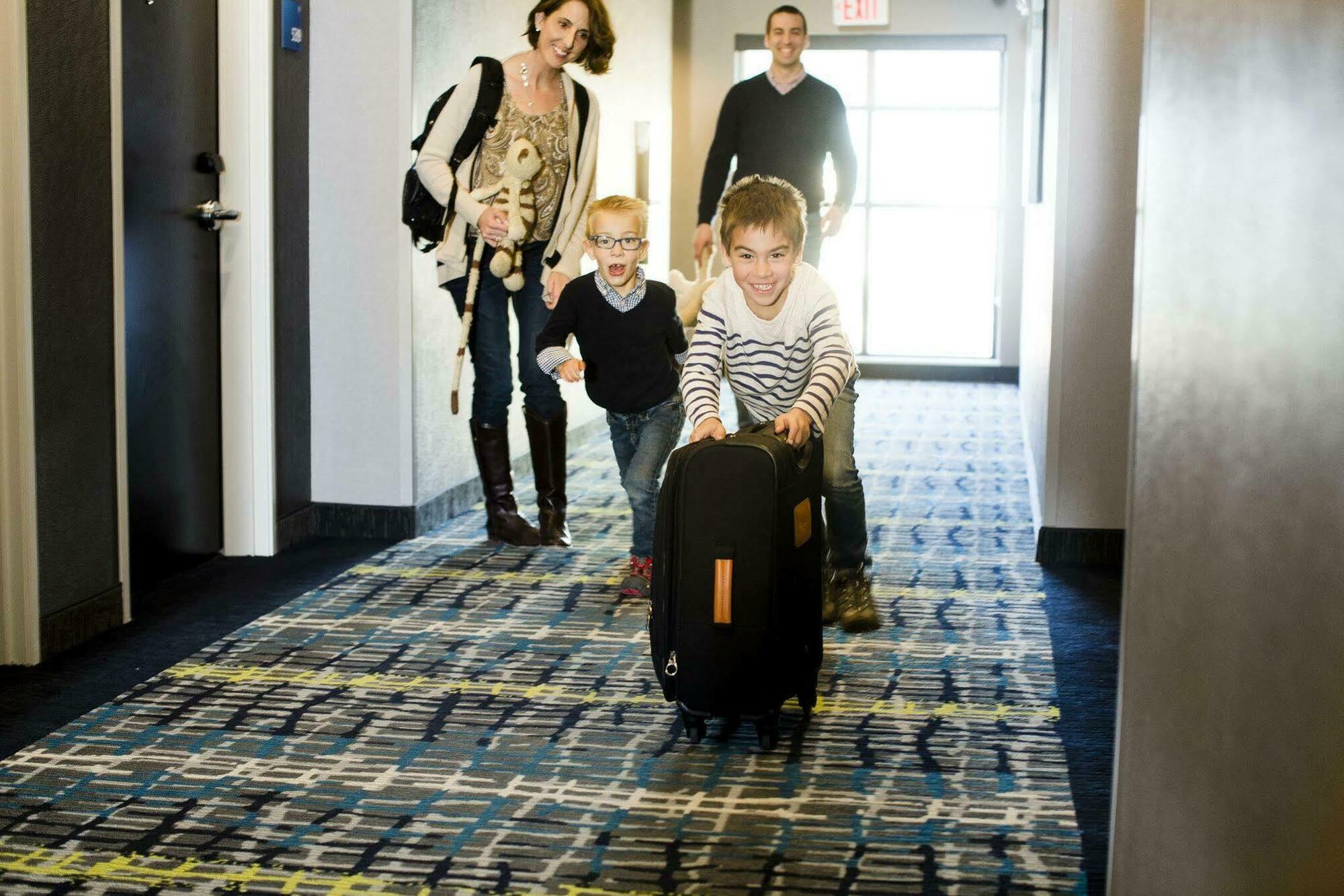 Holiday Inn Express & Suites Oklahoma City Downtown - Bricktown By Ihg Eksteriør bilde