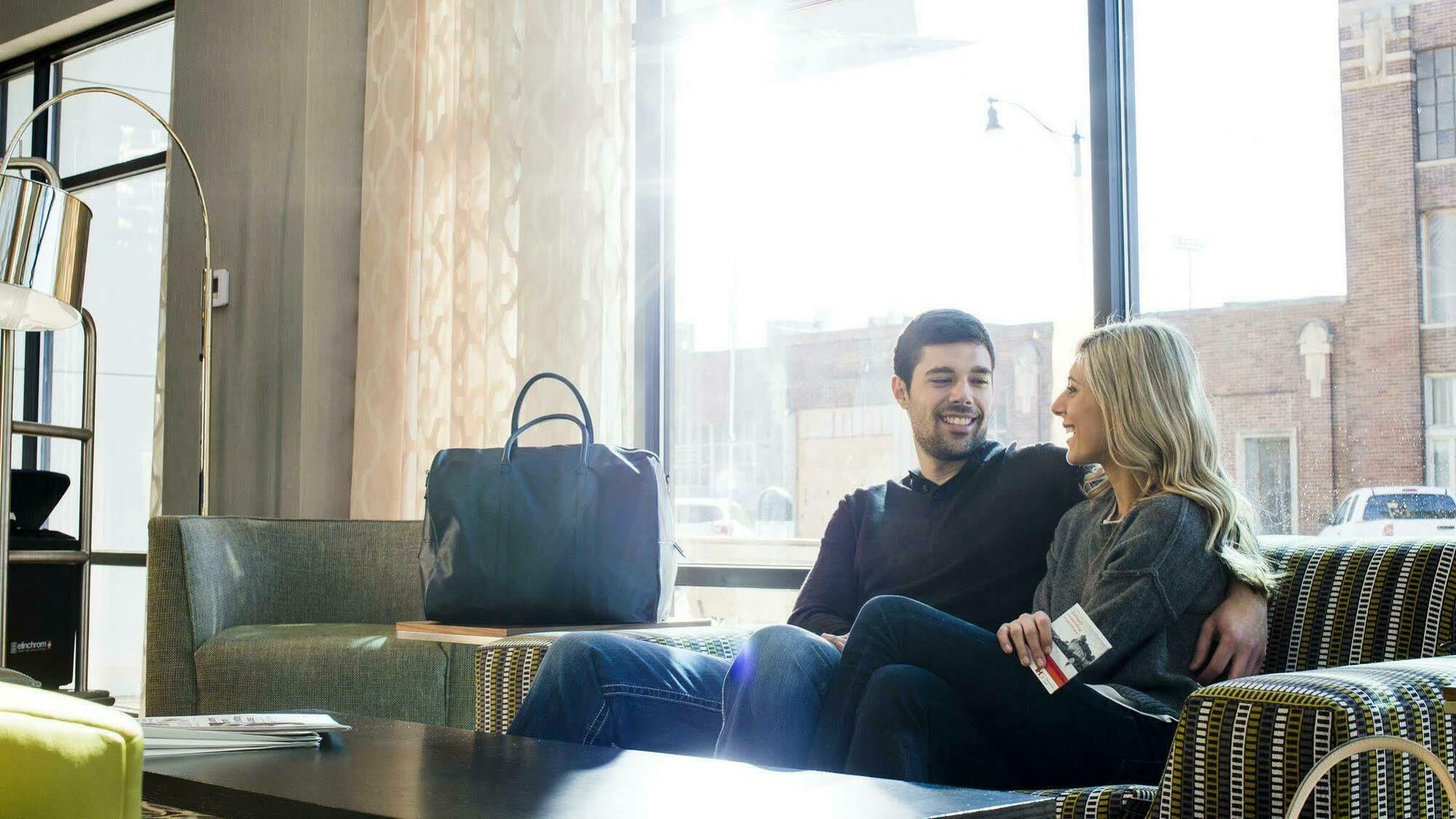 Holiday Inn Express & Suites Oklahoma City Downtown - Bricktown By Ihg Eksteriør bilde