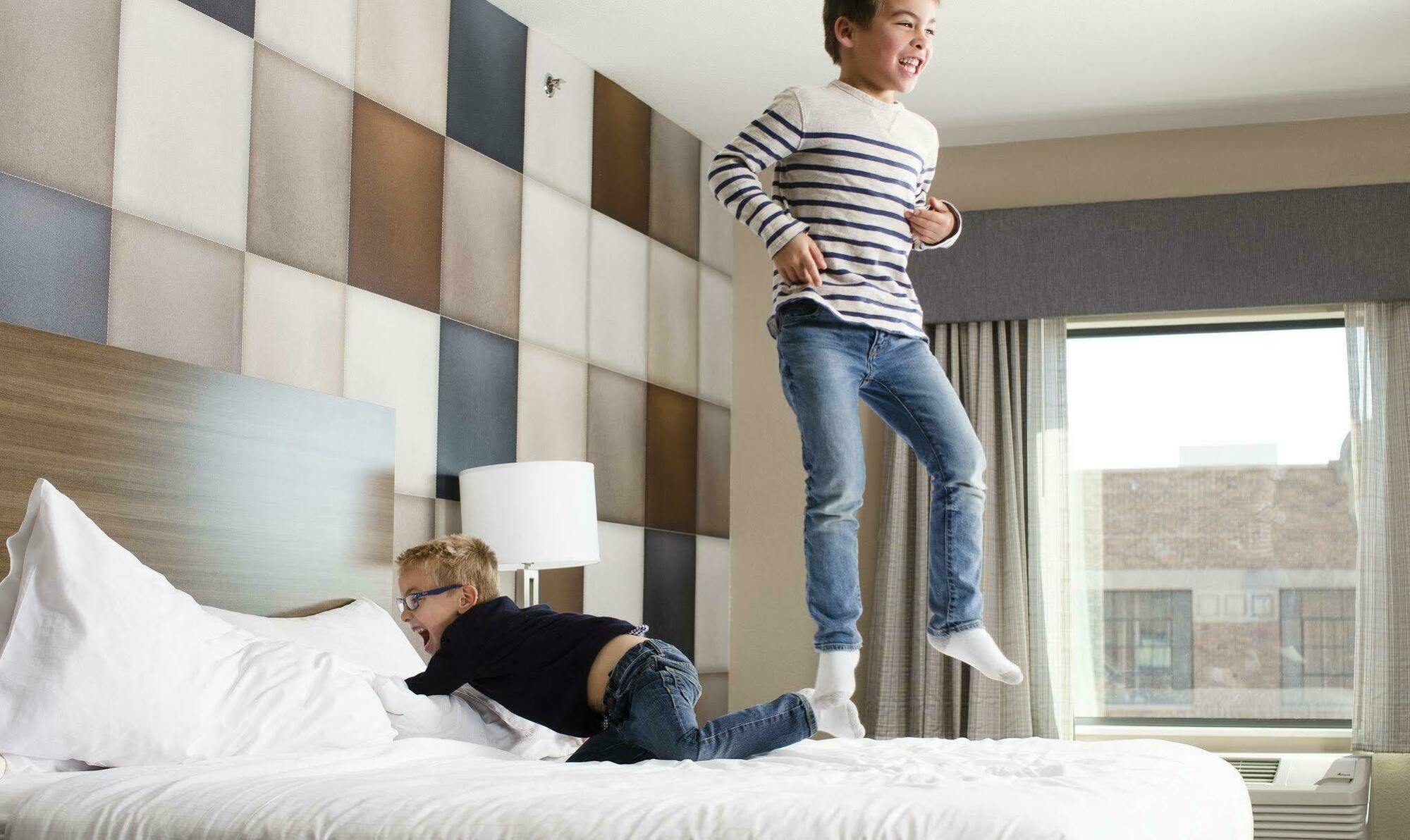 Holiday Inn Express & Suites Oklahoma City Downtown - Bricktown By Ihg Eksteriør bilde
